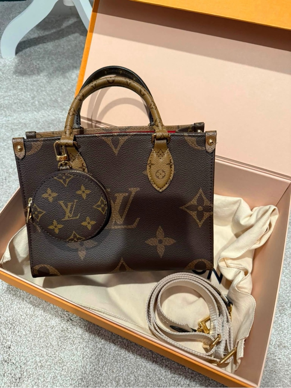 Louis Vuitton On-The-Go pm